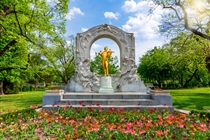 Excursie la Viena • 2 zile (Sâmbătă 1 August -  Duminică 2 August) • 169 Eur/loc • Plecare din Timisoara si Arad